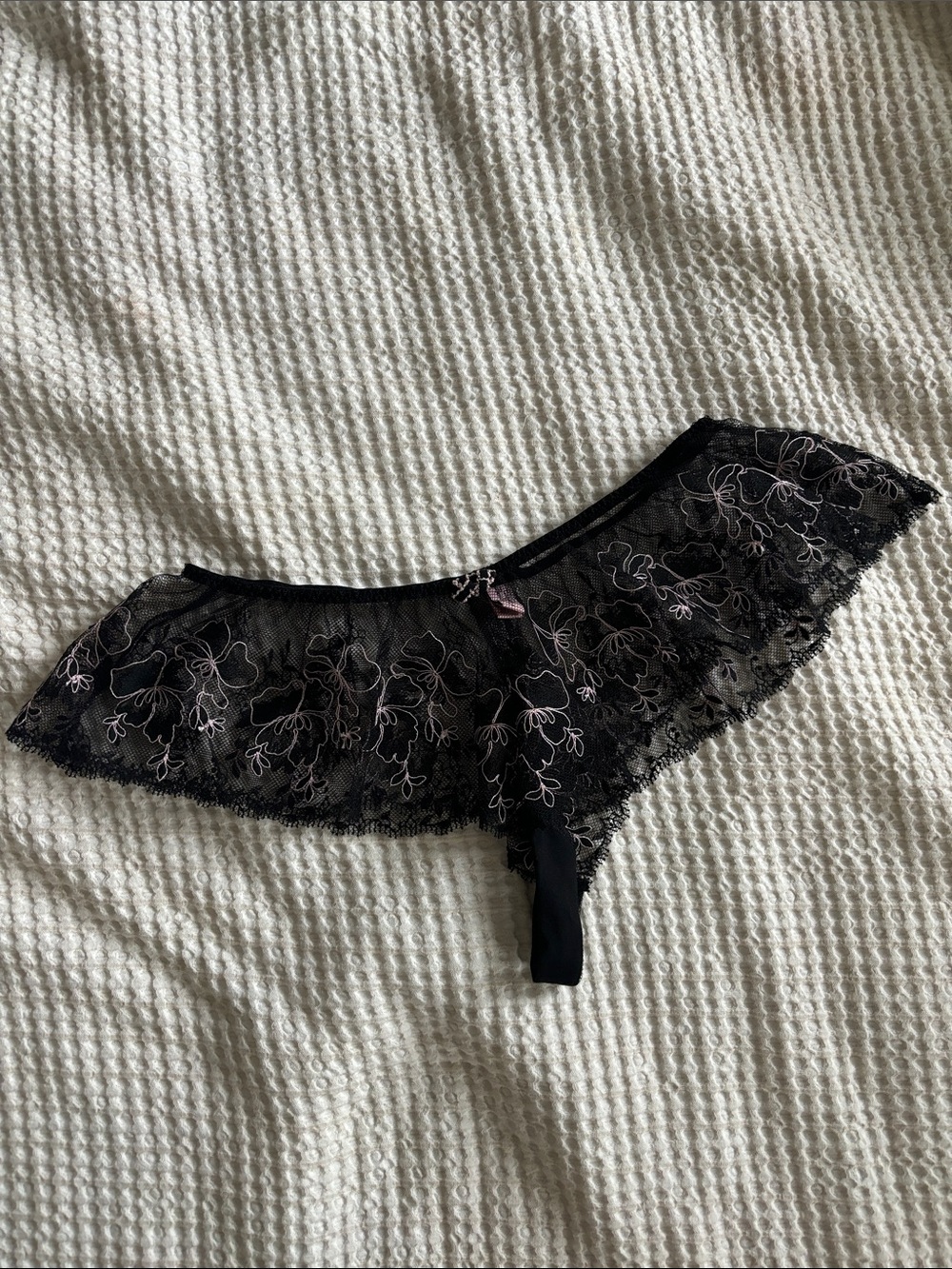 Agent Provocateur Lace black pink floral thong size 4